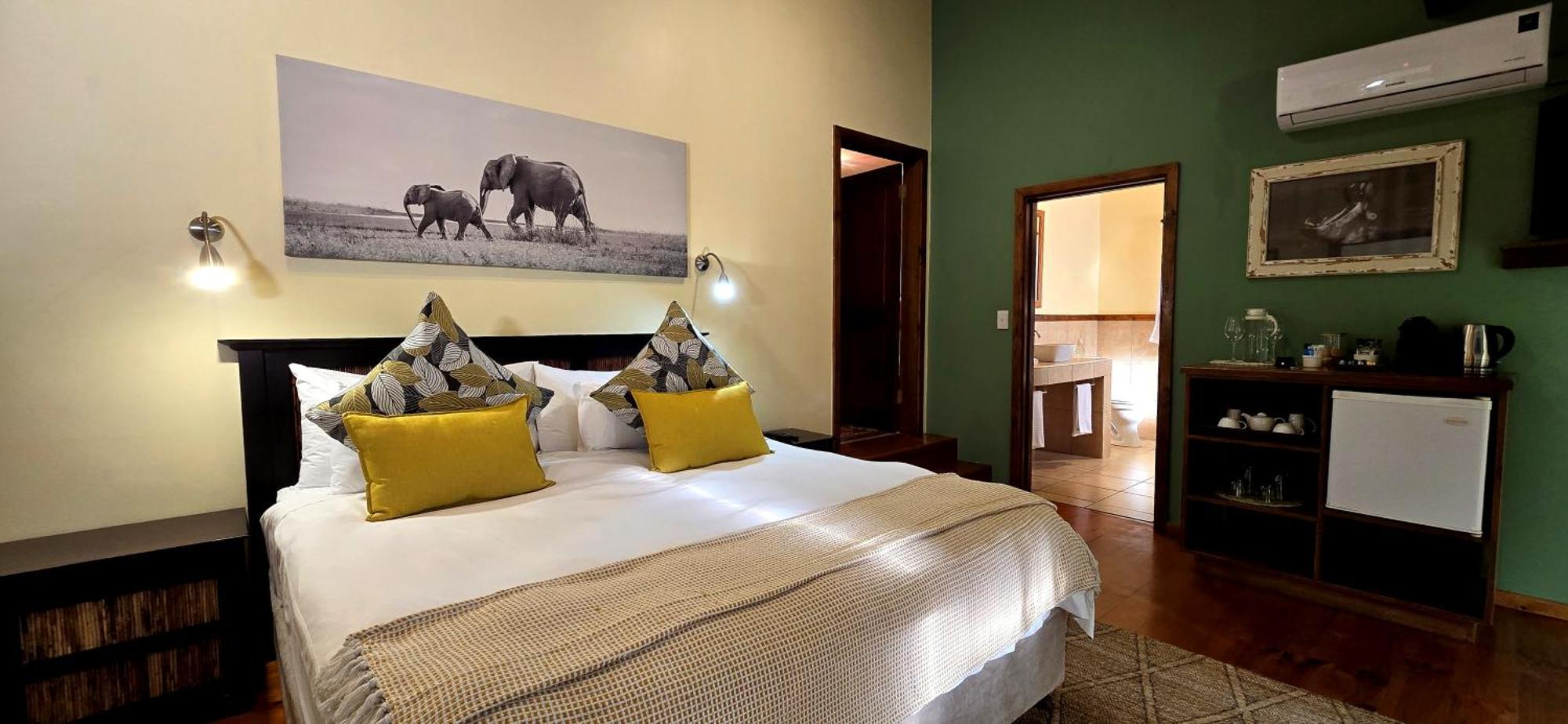 Elephant Hide Of Knysna Guest Lodge Exterior foto